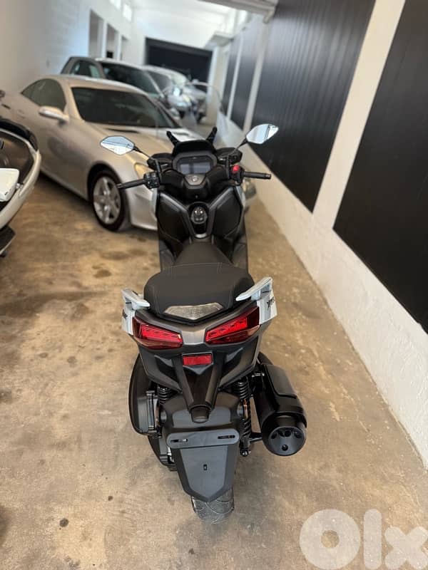 X-max 1