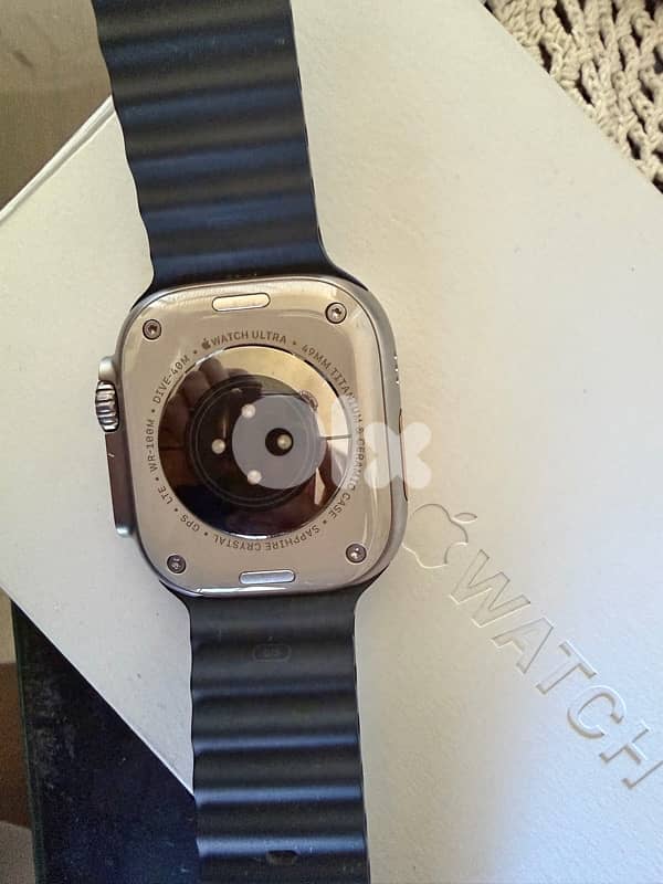 Apple Watch ULTRA 1 49 MM Used Like New 2