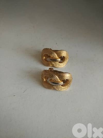 Vintage Orena stylish earrings - Not Negotiable