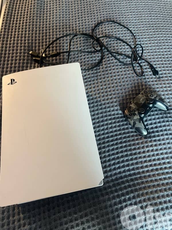 used ps5 for sale with wires and controller 2