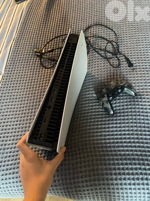 used ps5 for sale with wires and controller 3