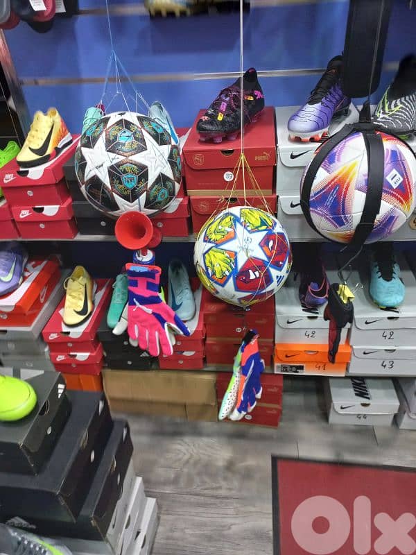 football and shoes original nike w adidas w puma طابات كرة قدم 3