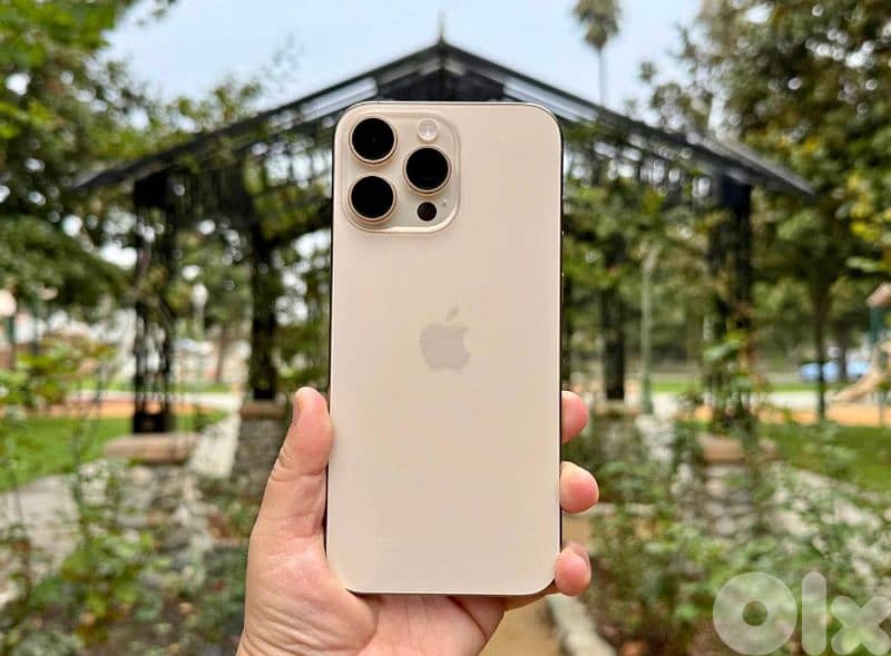 iPhone 16 Pro Max 2