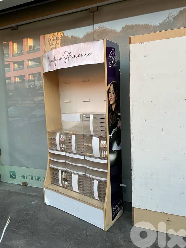 cosmetics Racks Stands 3