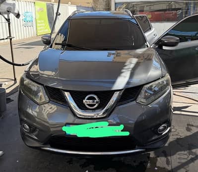 Nissan Rogue 2015 very clean