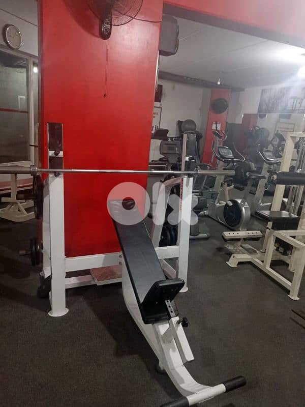 full gym equipment نادي كامل للبيع 13