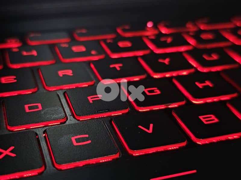 1TB SSD- with box Msi Gaming laptop - core i7 - like new condition 2