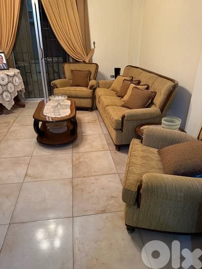salon for sale one 3 seats and 4 saufa one seat
