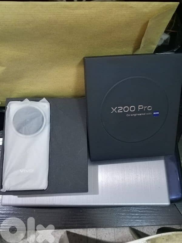 Vivo x200 pro 5g 512Gb 16+16Ram 4