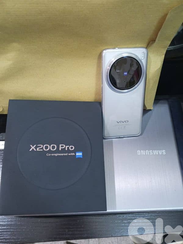 Vivo x200 pro 5g 512Gb 16+16Ram 8