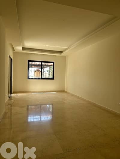 apartment for sale in amchit شقة البيع في عمشيت
