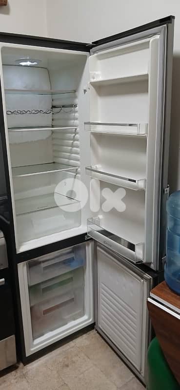 براد حالة ممتازة- refrigerator like new