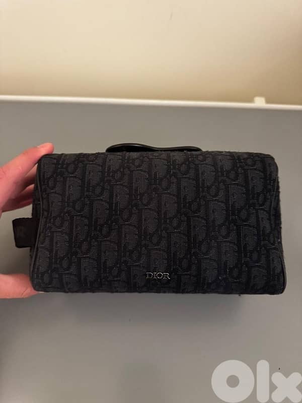 DIOR toiletry bag 0