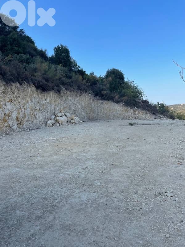 land for sale with perfect Mountain View ارض للبيع  في البترون 4