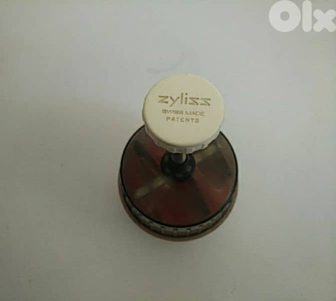 Vintage Zyliss handy chopper - Not Negotiable 4
