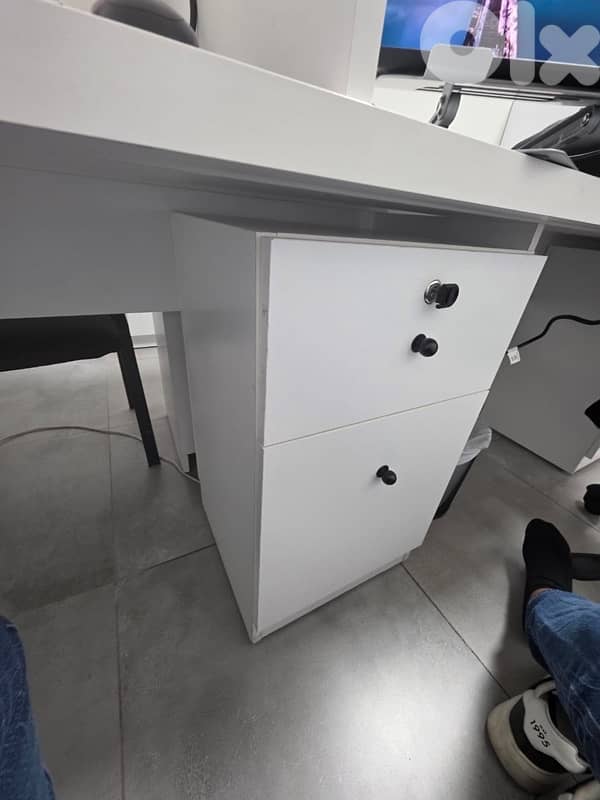 White Office Desk Drawer Unit with Lock 1