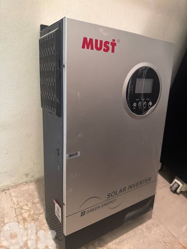 Must solar inverter like new 1