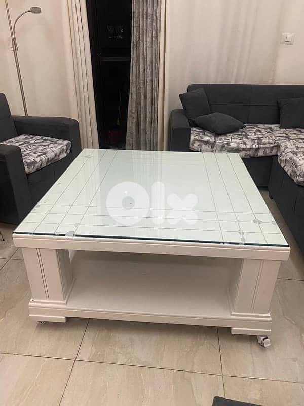 طاولة نص 0
