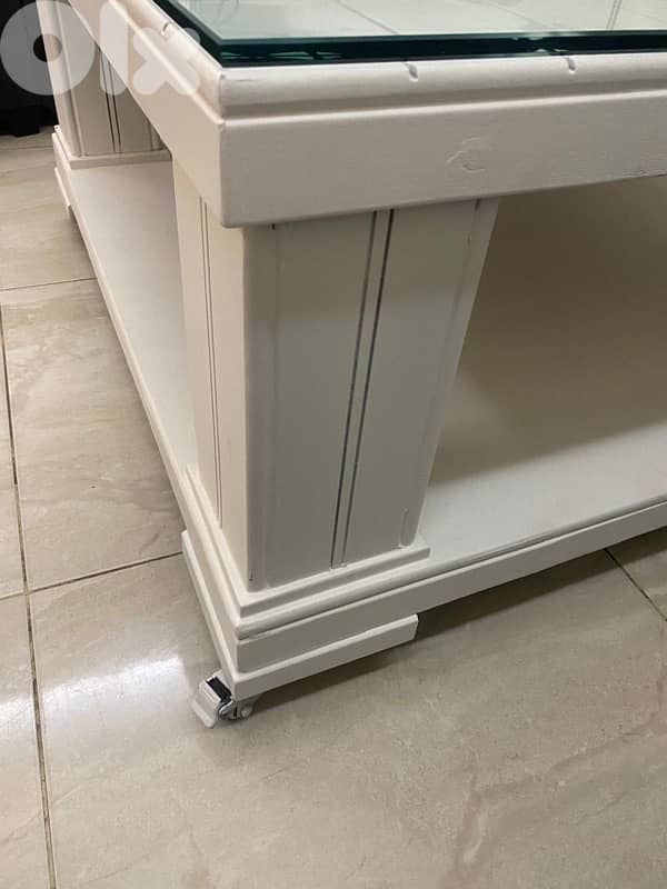 طاولة نص 4