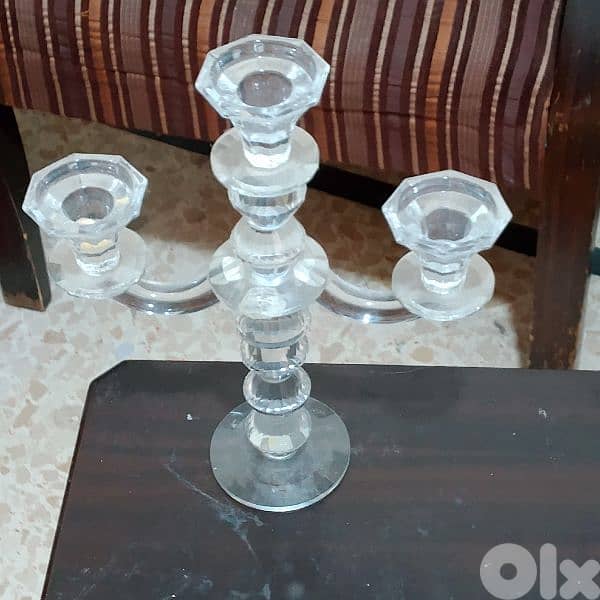 شمعدان روسي زجاج ابيض نقي حاله جيده سعر مغر 1