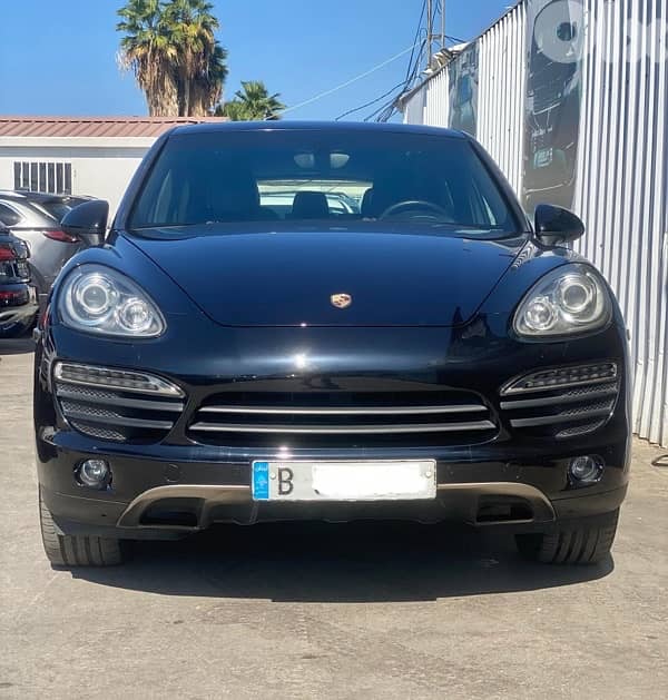 Porsche Cayenne 2011 0