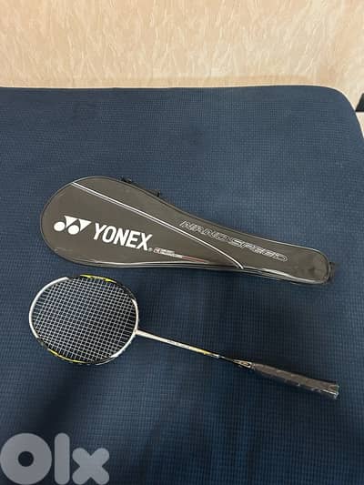 Racket Badminton with her Cover