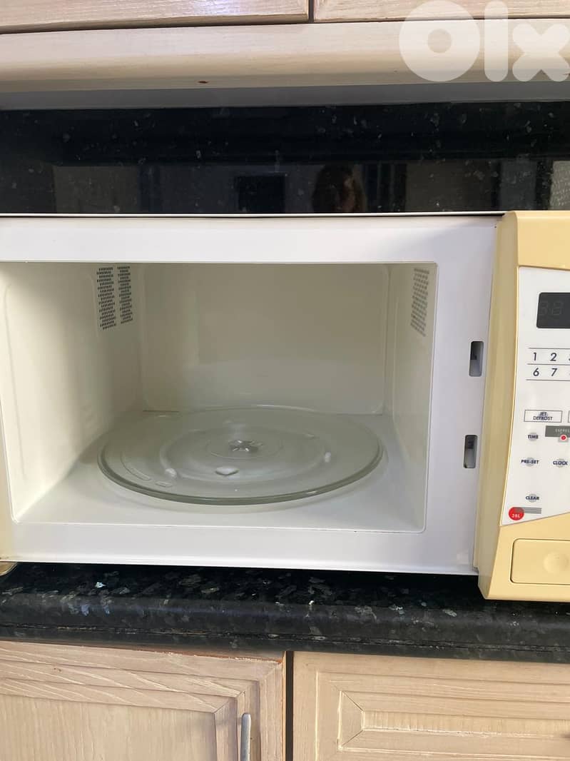 Microwave White Westinghouse 1