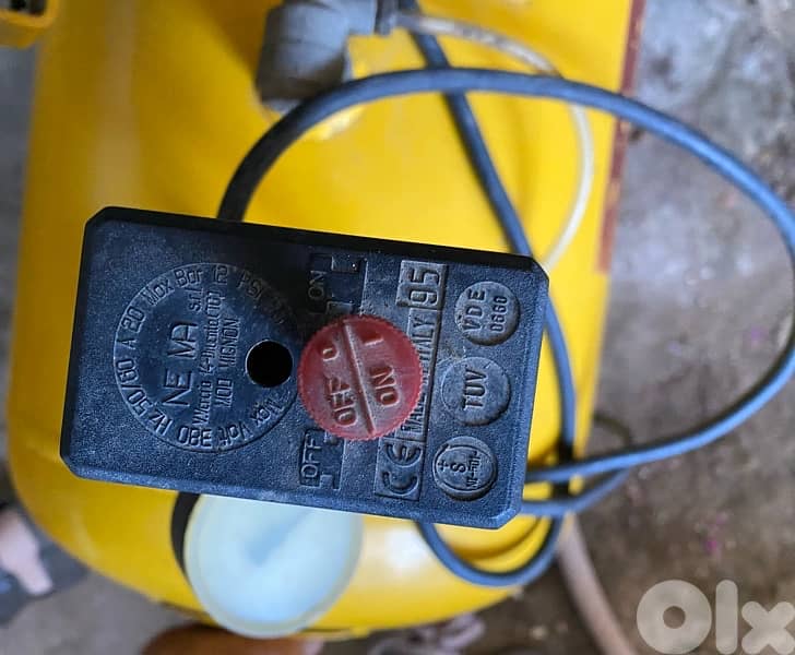 Air Compressor – Italian Motor 2HP – Excellent Condition 3