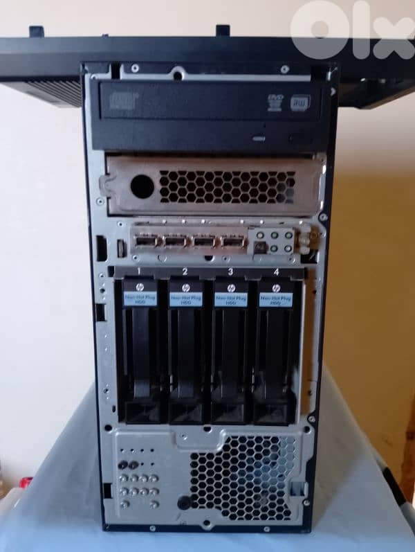 HP Proliant ML110 G7 Server 5