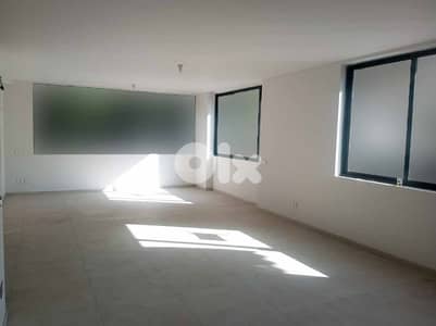 SPACIOUS APT IN CORNICHE EL MAZRAA PRIME (300SQ) 3 BEDS , (BT-1269)