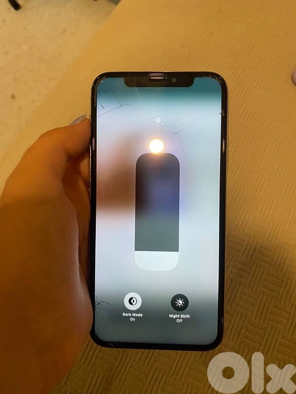 Iphone X + 5 FREE COVERS  ( Used like new ) 2