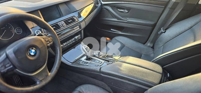 BMW 5-Series 2011 0