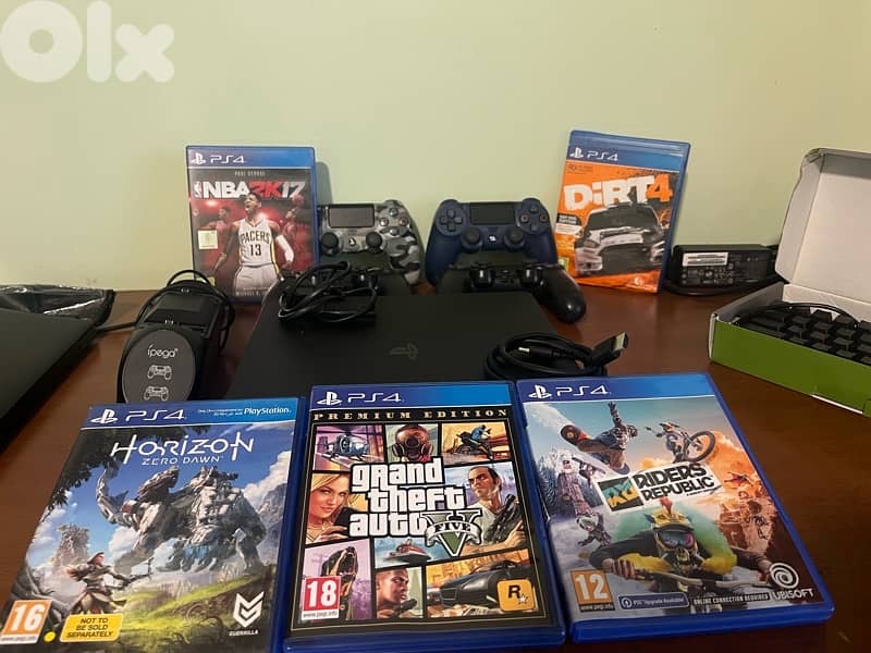 ps4 with cds and accessories 1
