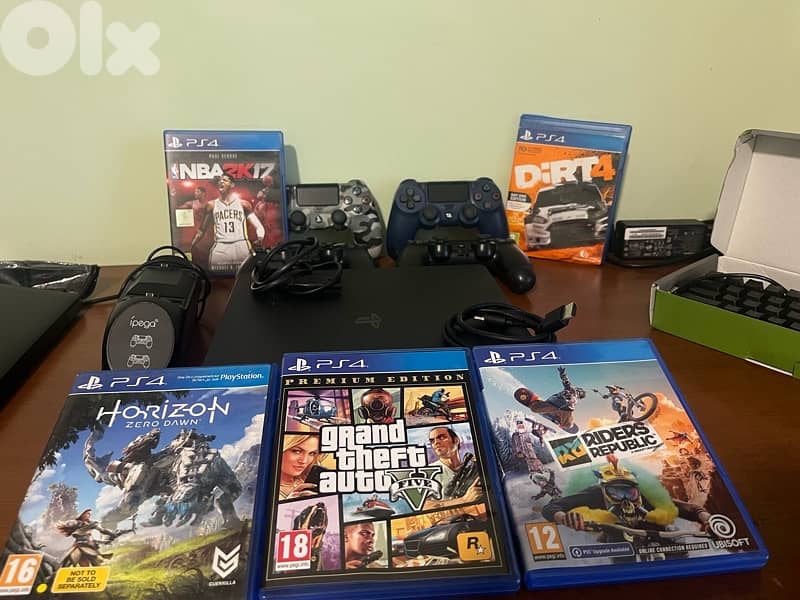ps4 with cds and accessories 3