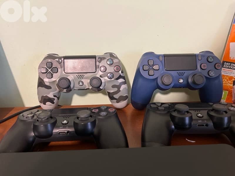 ps4 with cds and accessories 5