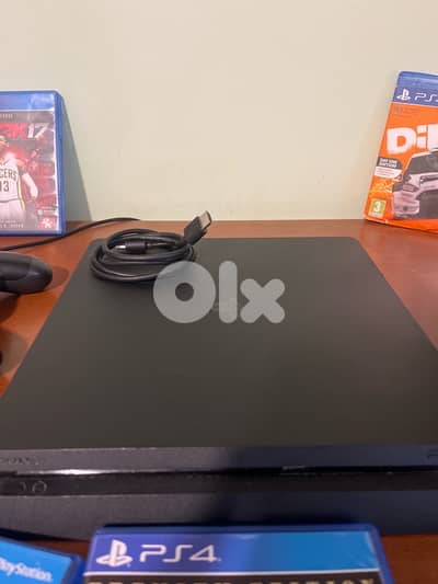 ps4 with cds and accessories