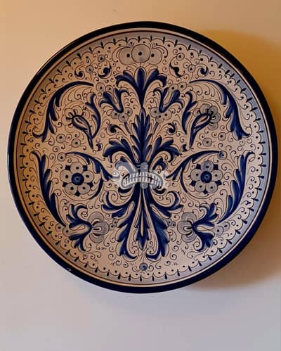 Deruta (Italy) majolica plate with foliage and flowers