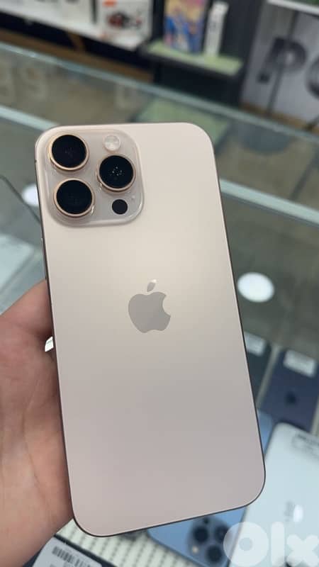 Used iPhone 16 Pro Max 1