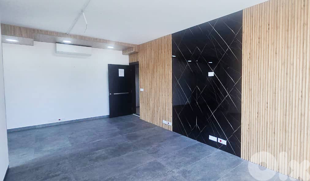 Office rent Dekwaneh Sin el fil مكتب للإيجار الدكوانة سن الفيل FIR2883 0