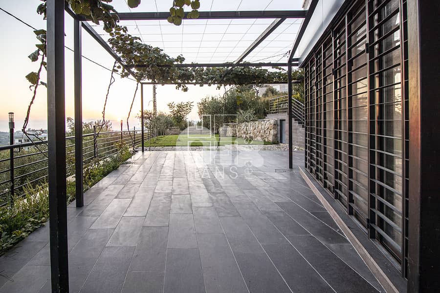 Modern Furnished chalet with Garden in kfardebian 0