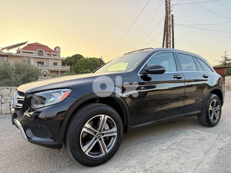 GLC 300 2018 ! 4matic ! Low Mileage ! Minor Accident 0