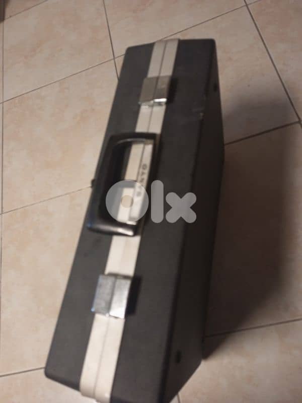 مركز موسيقى محمول من طراز Sanyo G-2615N-2. 5