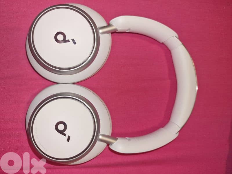 headphones 1