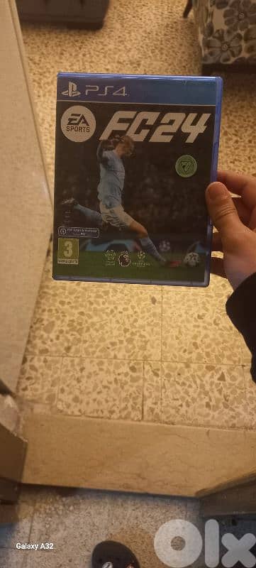 ps4 used like new not opend 2
