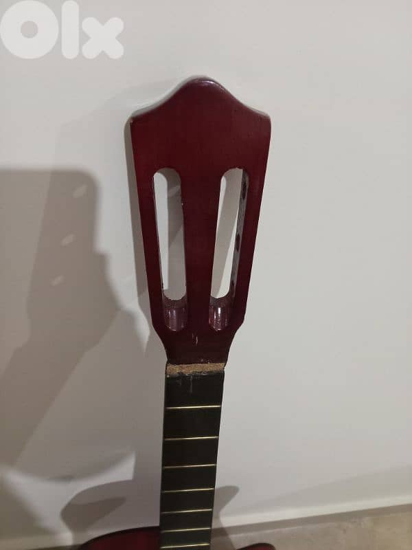 غيتار للبيع للديكور شبه جديد السعر 25$ 3