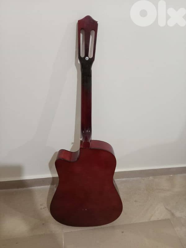 غيتار للبيع للديكور شبه جديد السعر 25$ 4