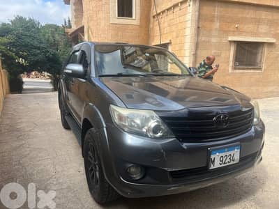 Toyota Fortuner 2013 4Cyl