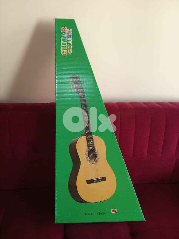 غيتار للبيع بعدو جديد بل علبة السعر 45$ 0