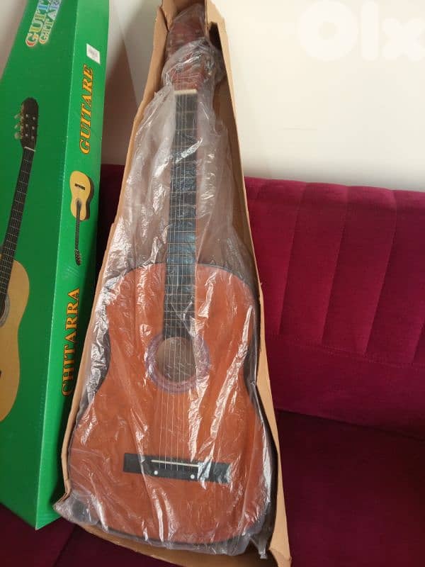 غيتار للبيع بعدو جديد بل علبة السعر 45$ 6