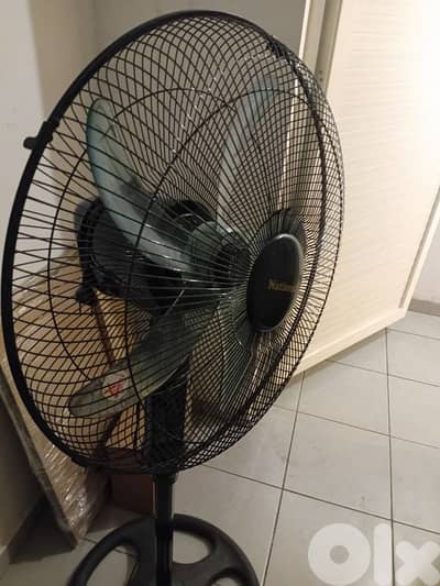 2 big commodes - chair - 2 carpets - ventilator - antique table